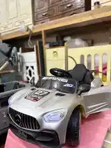 Детский электромобиль Mercedes-AMG GT-4