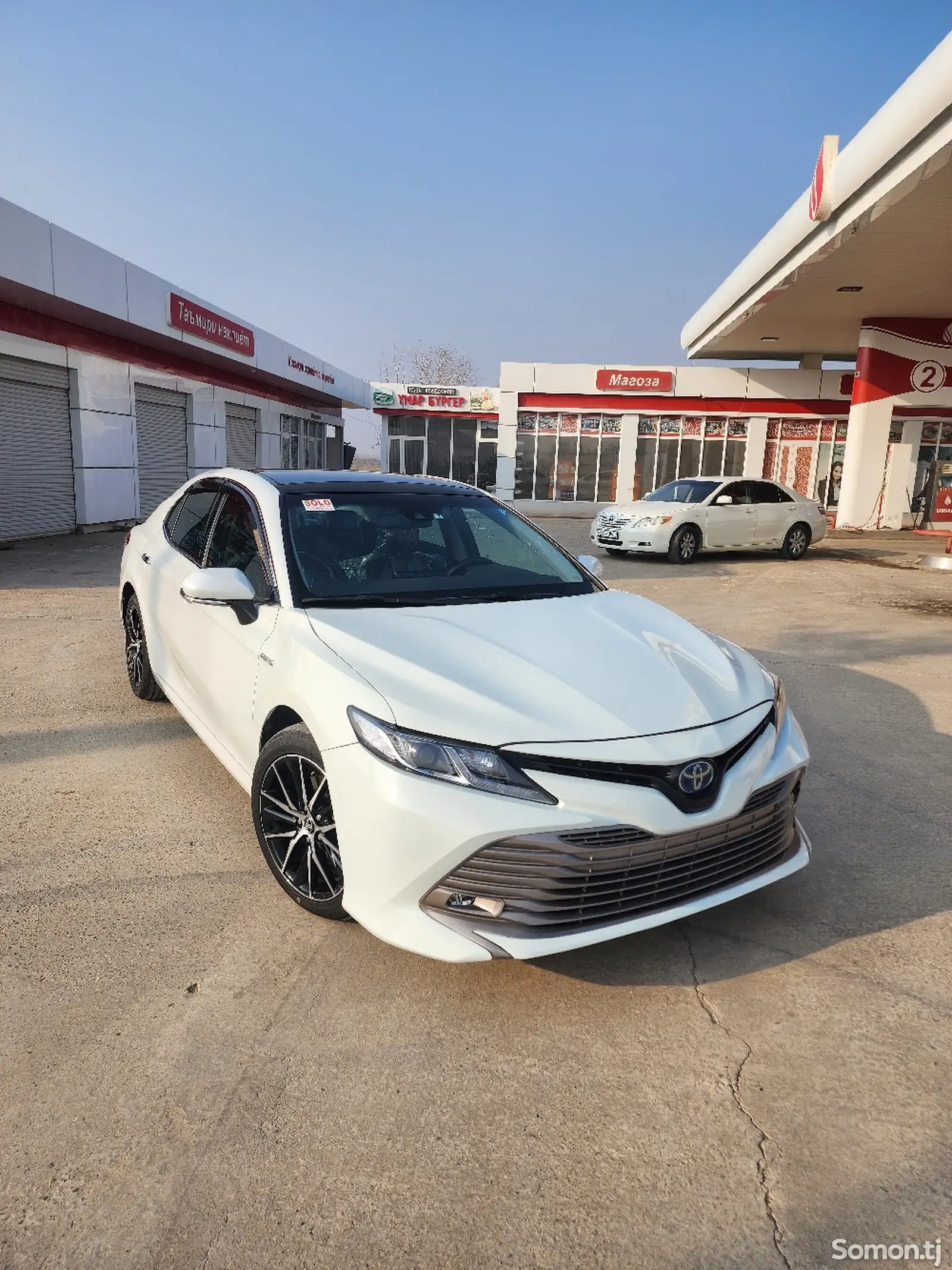 Toyota Camry, 2018-1