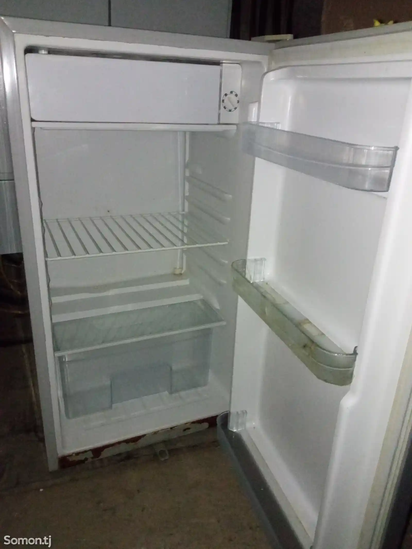 Холодильник Universal-1