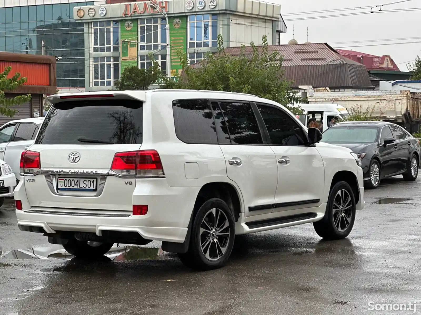 Toyota Land Cruiser, 2011-10