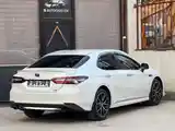 Toyota Camry, 2018-4