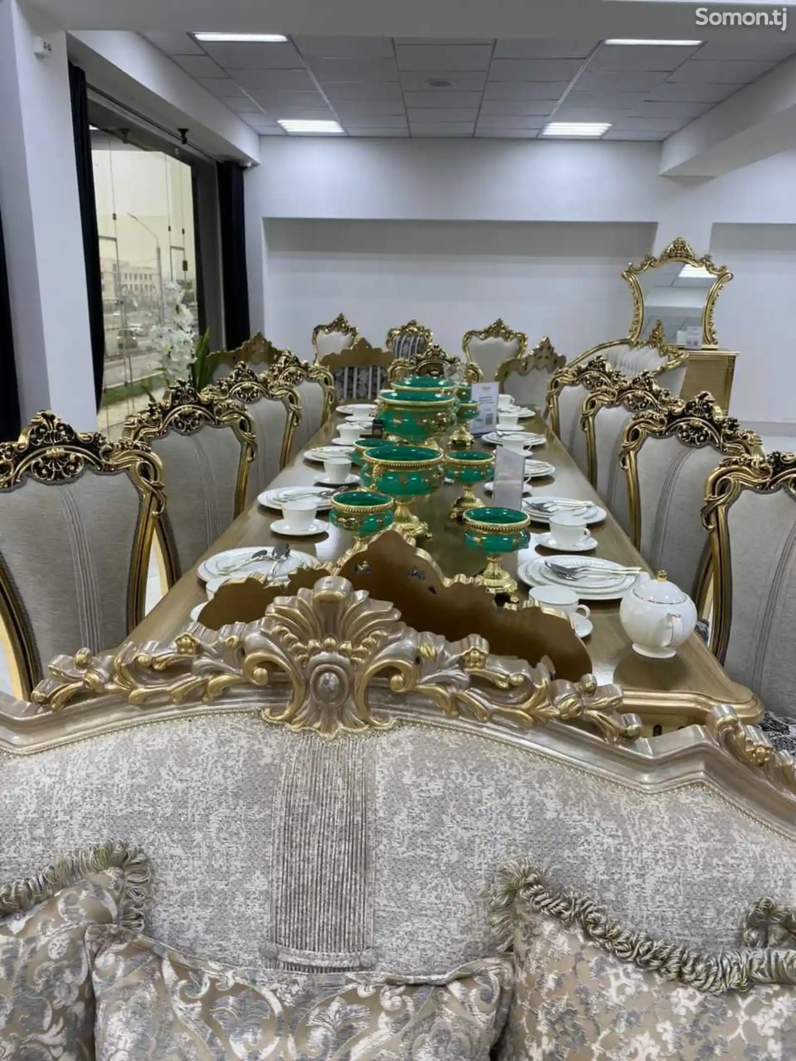 Королевский обеденный стол Khatere-1