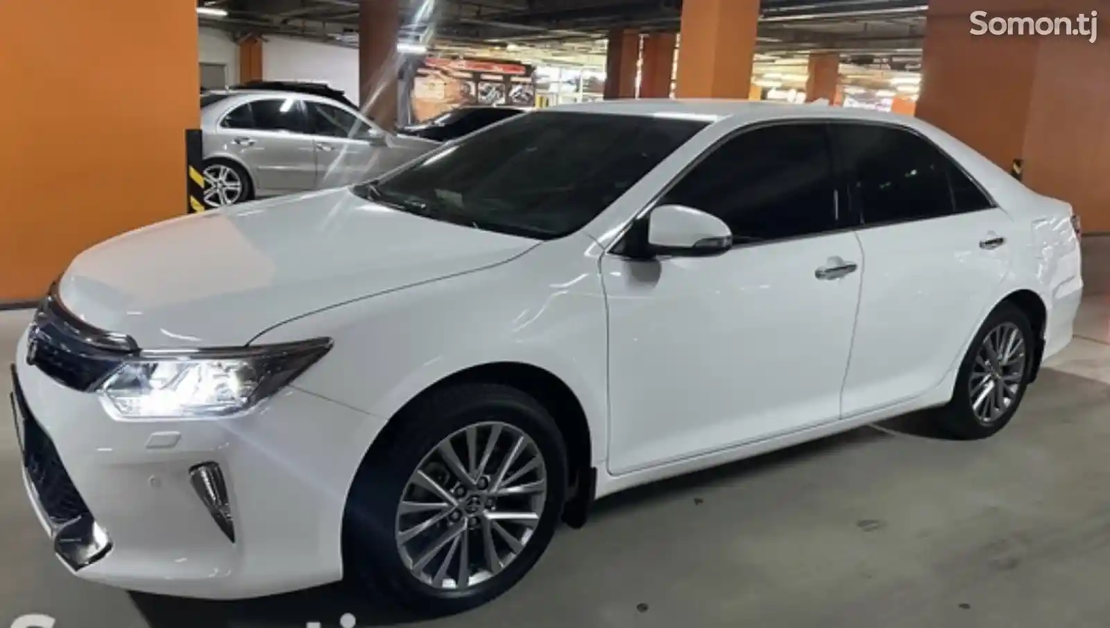 Toyota Camry, 2015-1