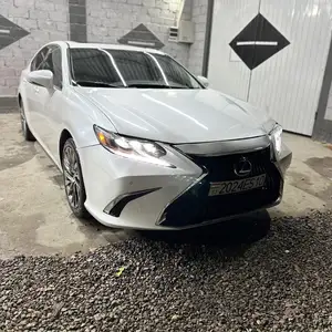 Lexus ES series, 2013