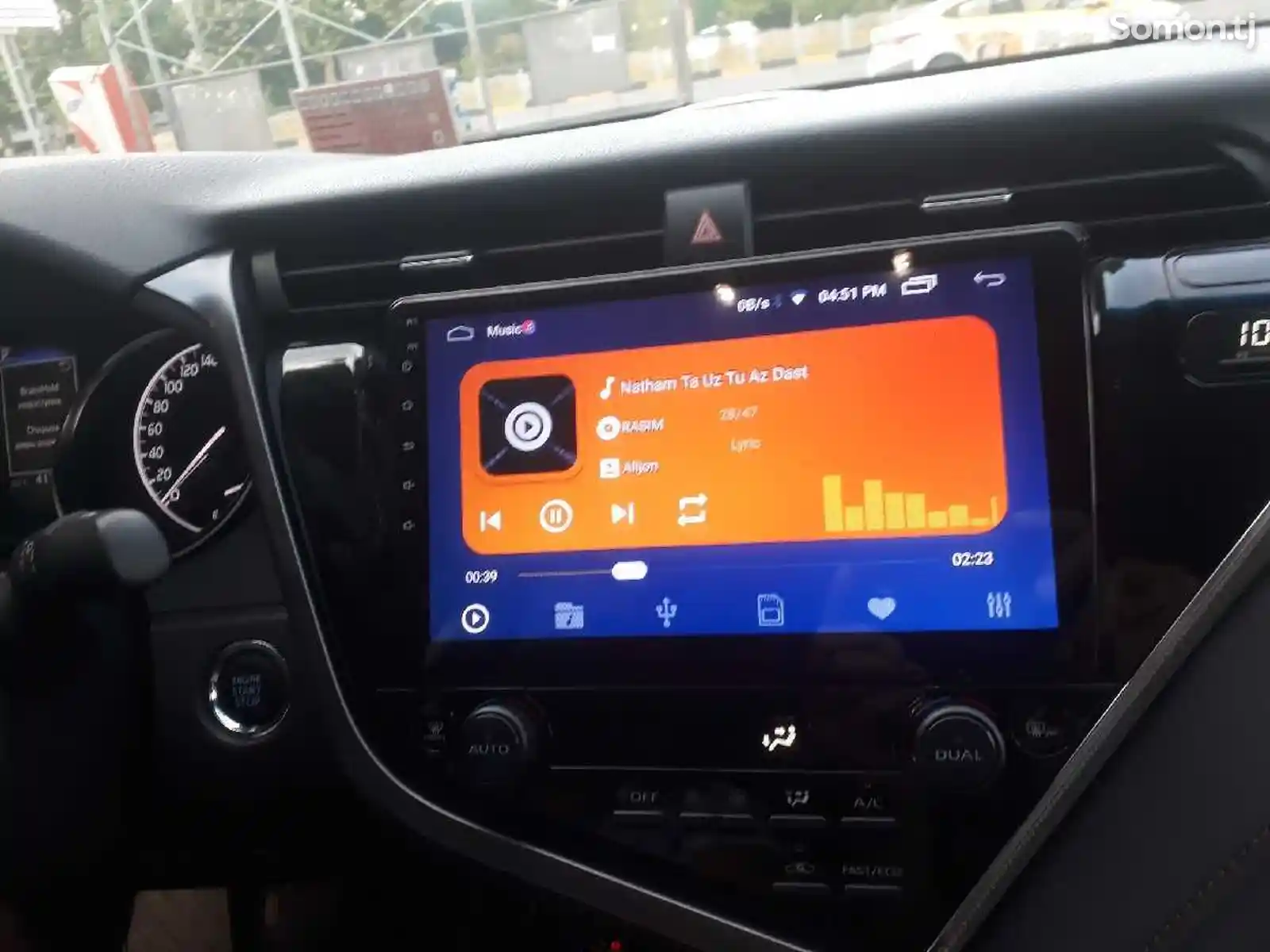 Штатный монитор Android для Toyota Camry-3