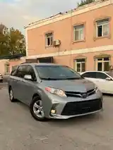 Toyota Sienna, 2014-2