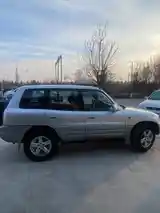 Toyota RAV 4, 1999-5