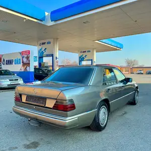 Mercedes-Benz W124, 1991