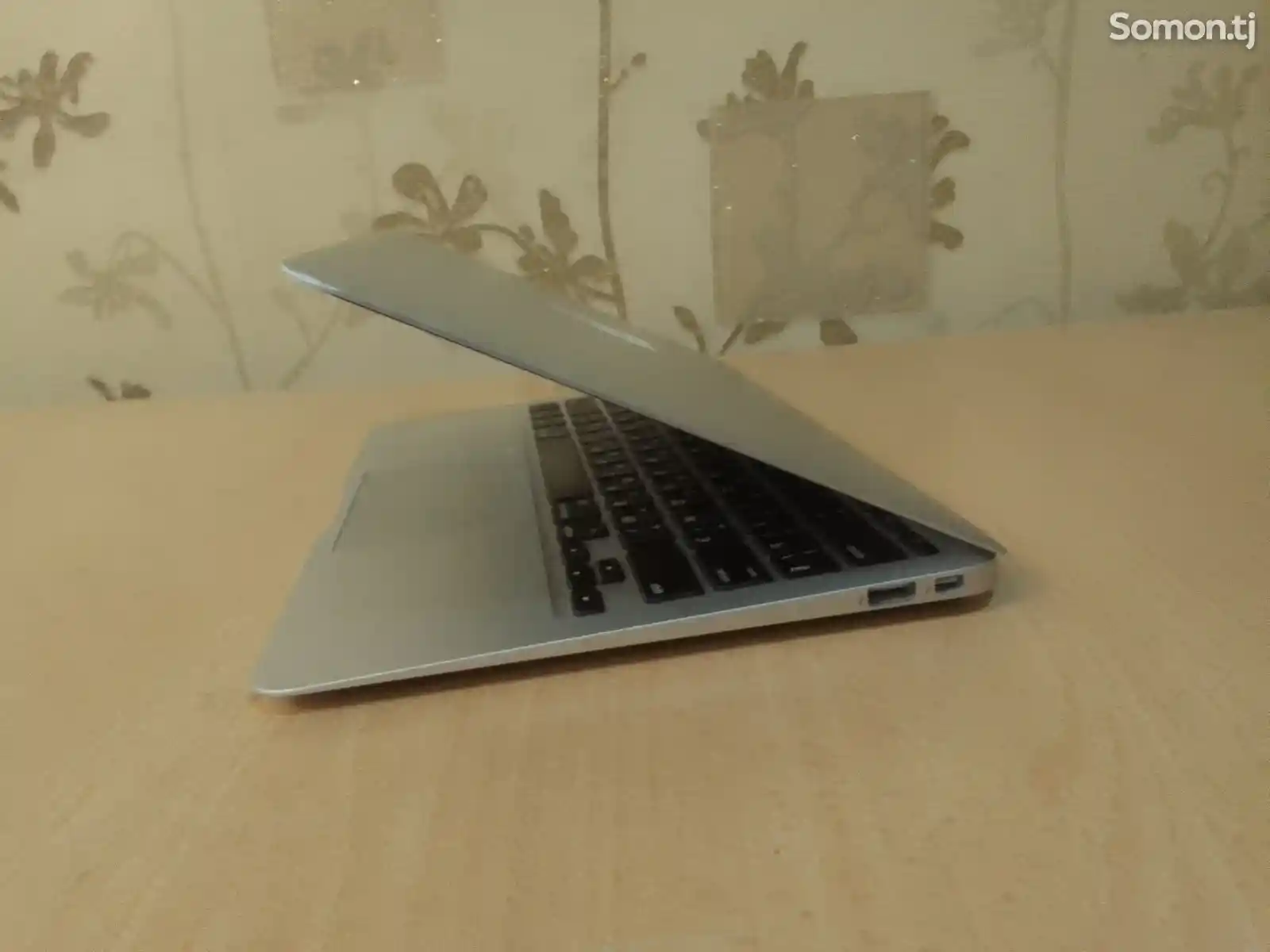 Ноутбук MacBook Air-4