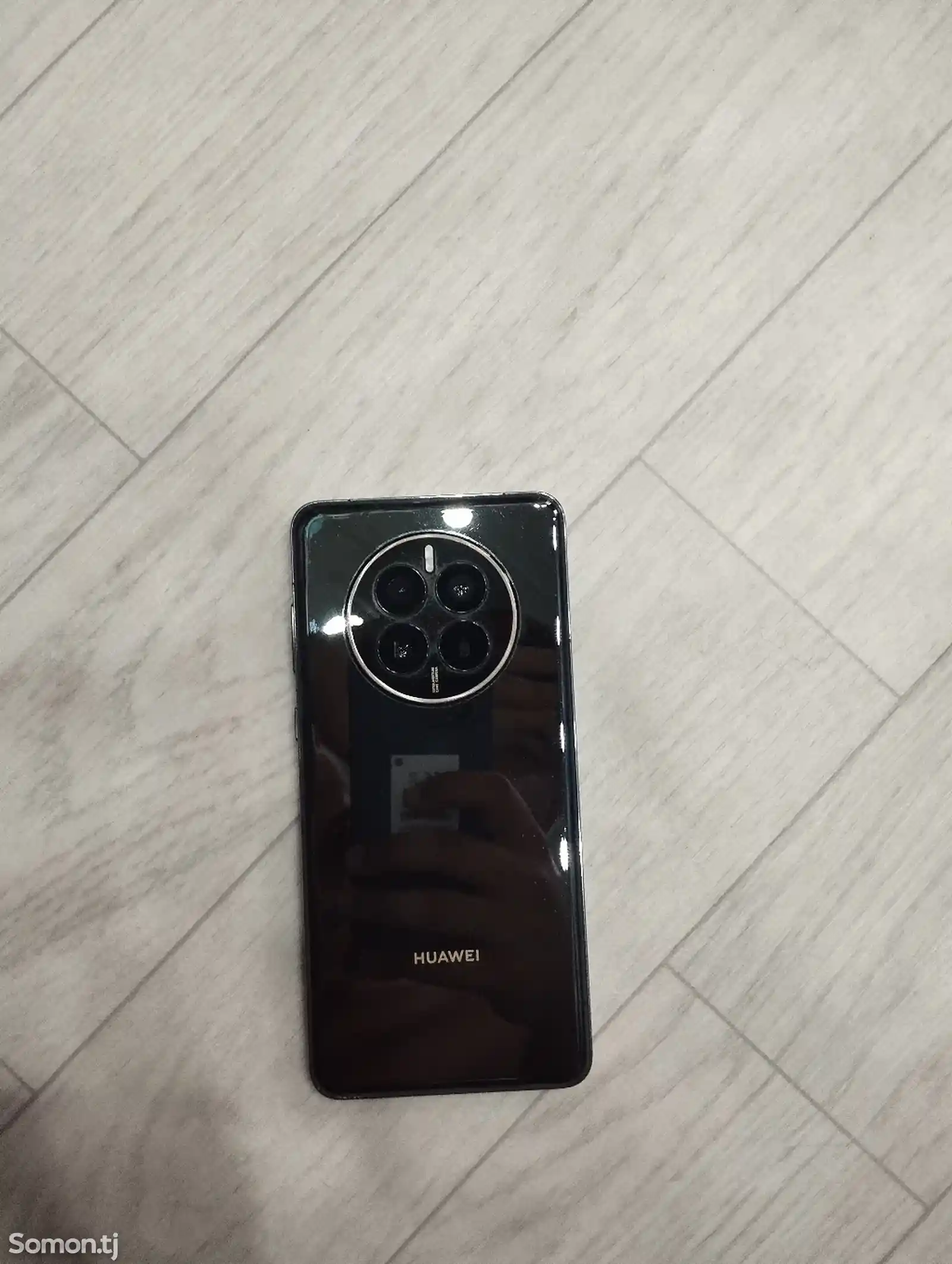 Huawei Mate 50-1