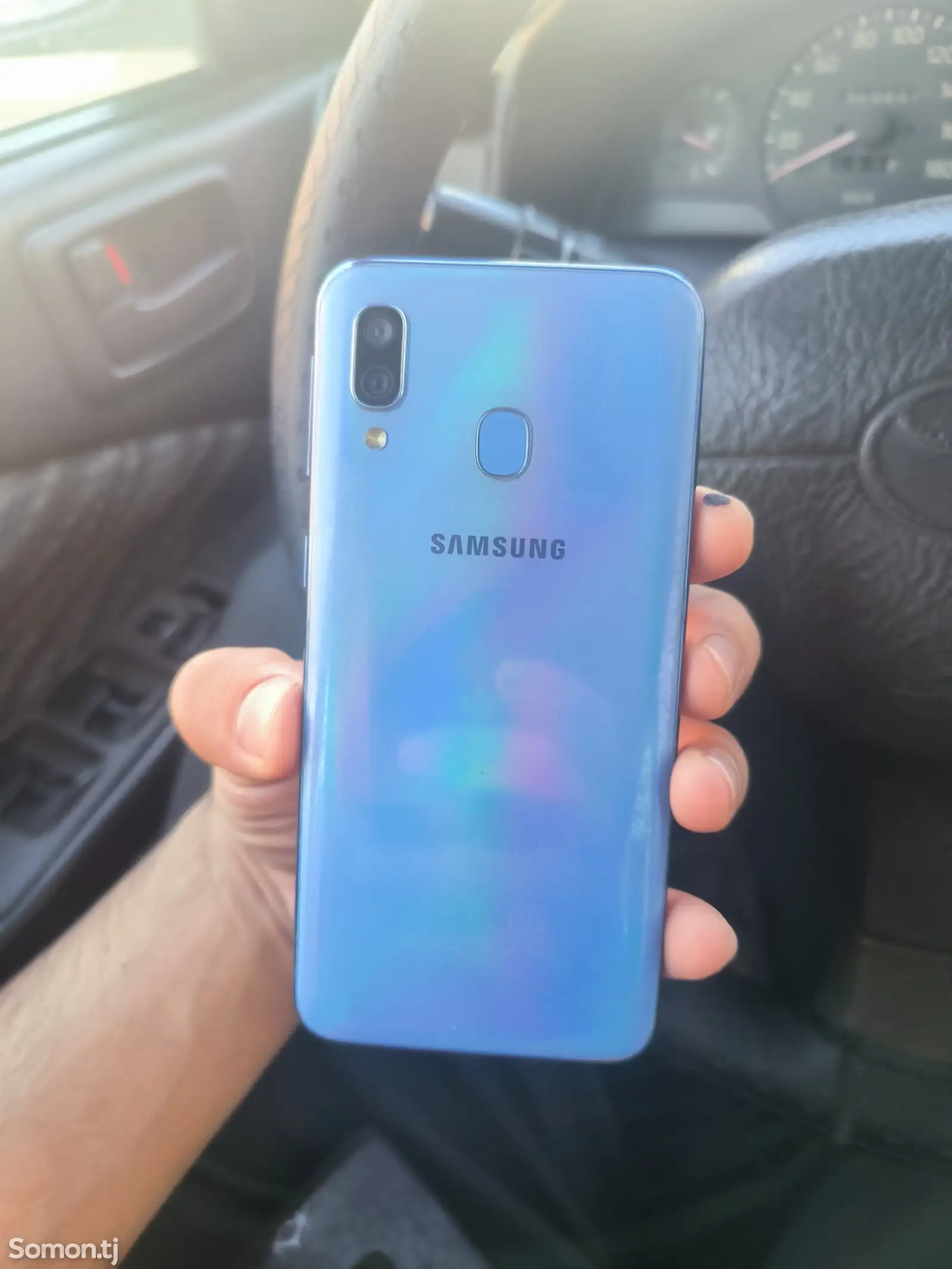 Samsung Galaxy A40-1