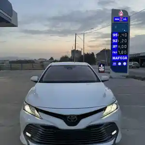 Toyota Camry, 2019