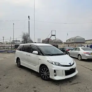 Toyota Estima, 2014