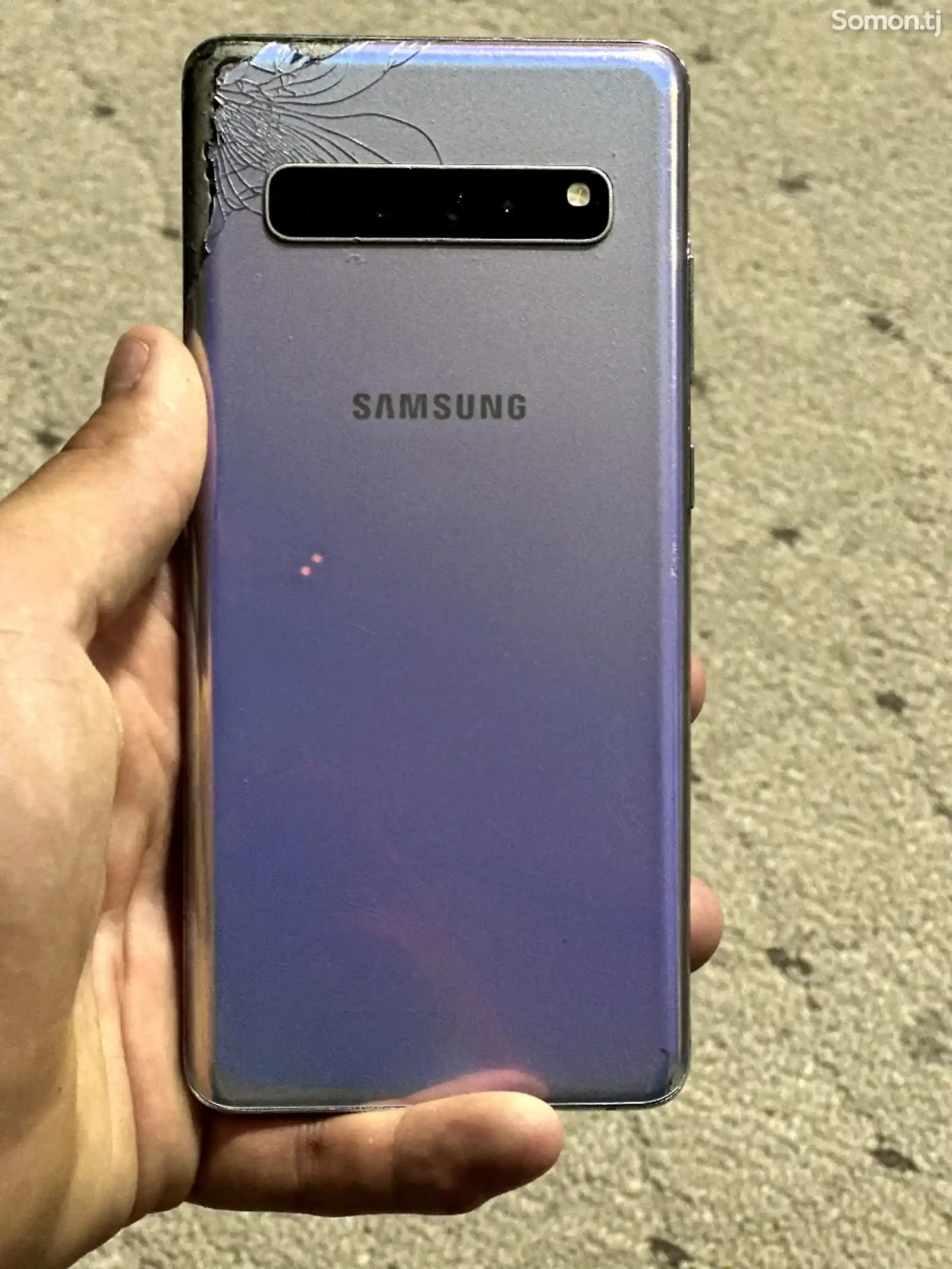 Samsung Galaxy S10 plus-3