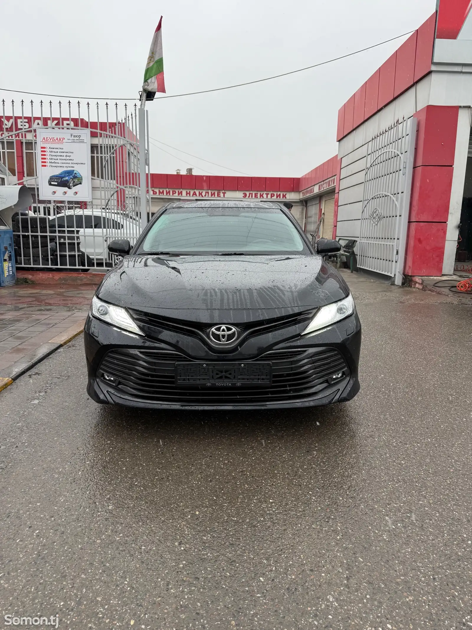 Toyota Camry, 2018-1