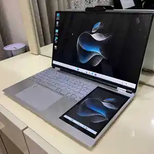 Ноутбук с двумя экранами