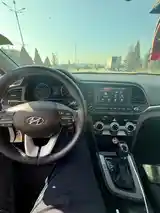 Hyundai Elantra, 2019-7