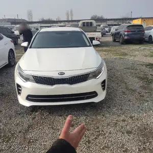 Kia K5, 2017