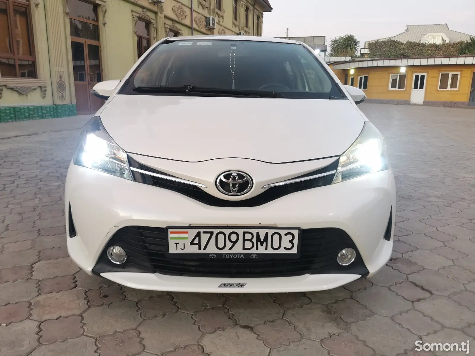 Toyota Vitz, 2015-3