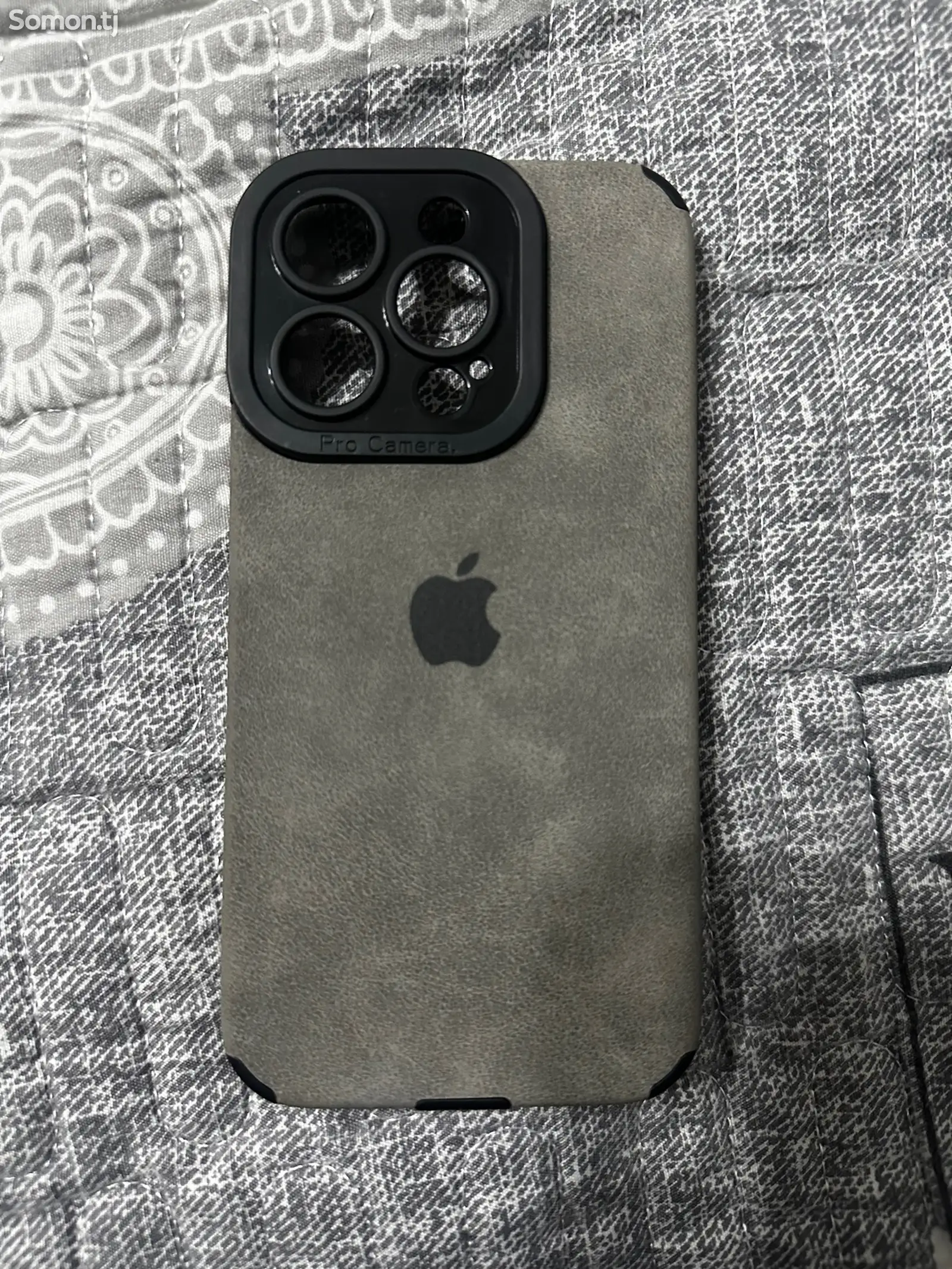 Чехол на iPhone 14 pro-1