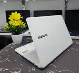 Ноутбук Samsung core-i5 8250U-7