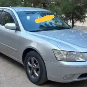 Лобовое стекло от Hyundai Sonata 2005-2010