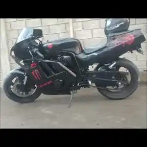 Мотоцикл Suzuki gxr 400 куб