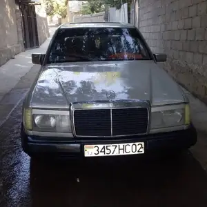 Mercedes-Benz W124, 1989