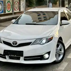 Toyota Camry, 2015