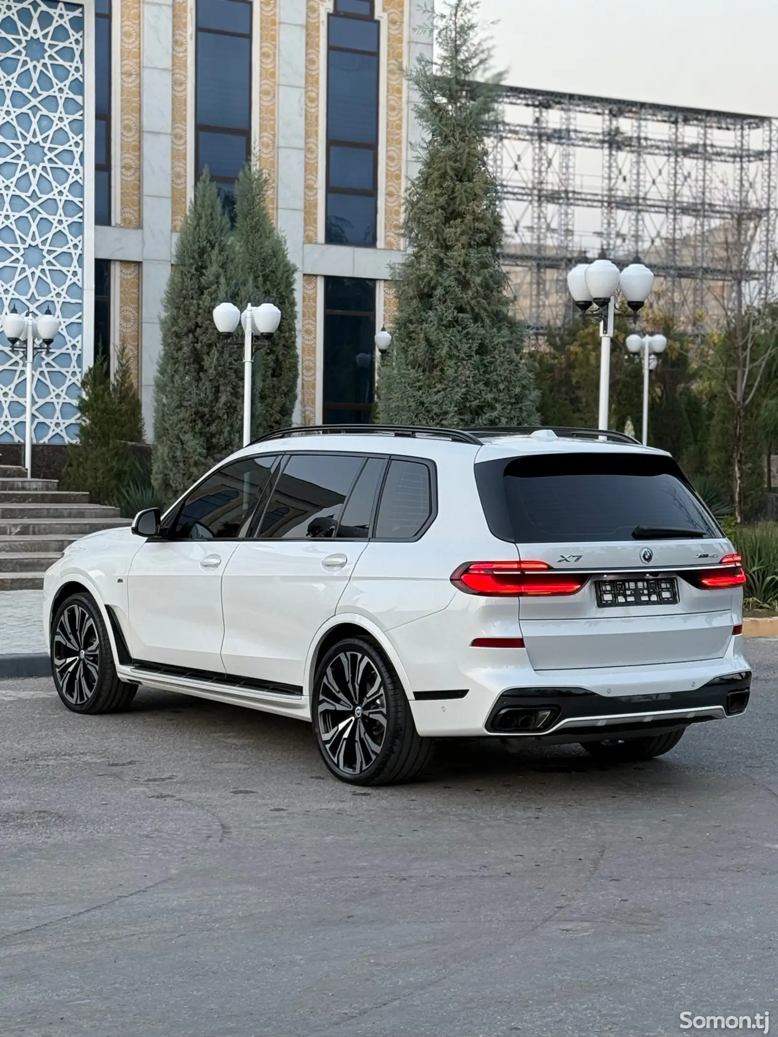 BMW X7, 2023-4