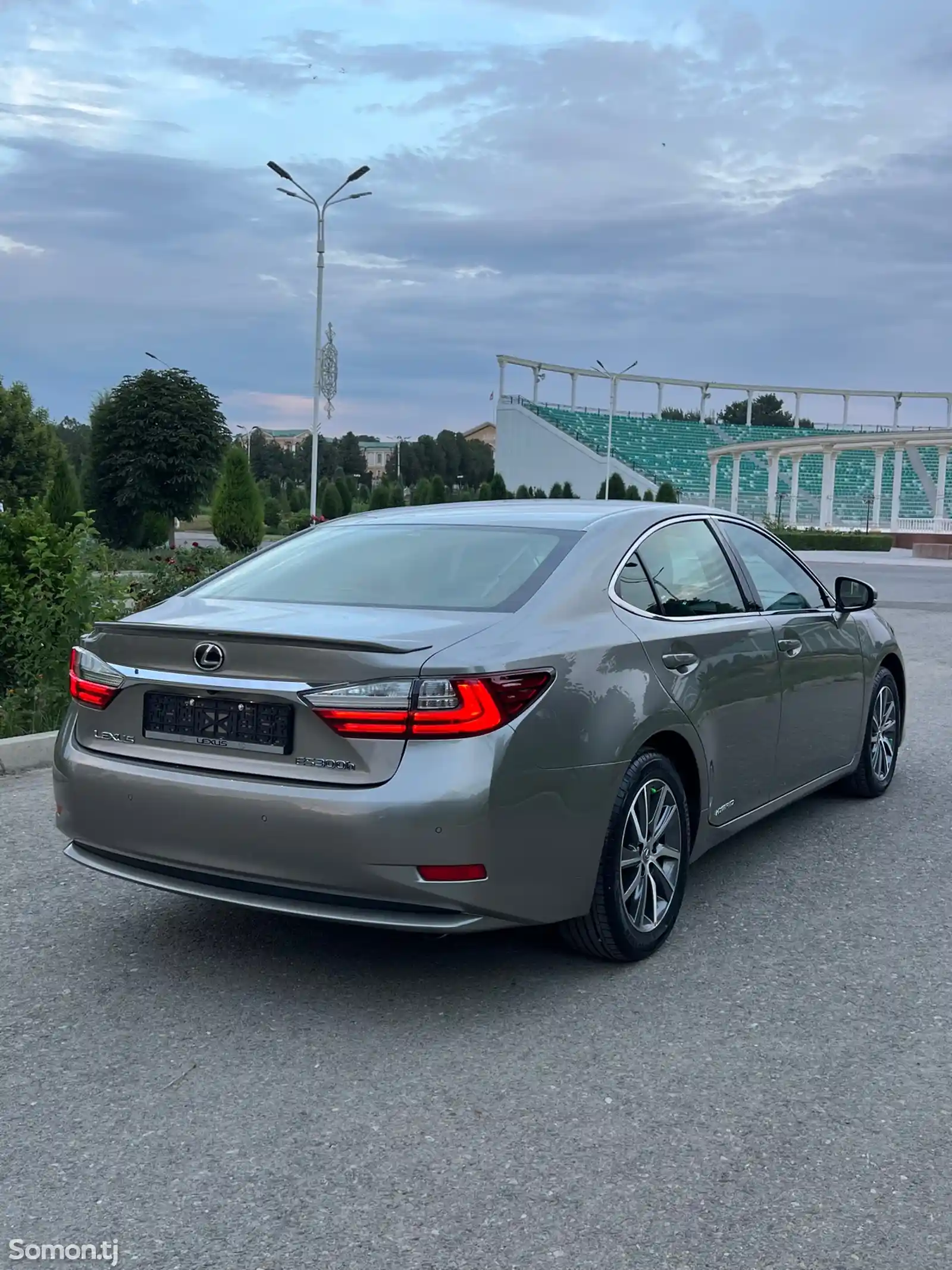 Lexus ES series, 2016-5