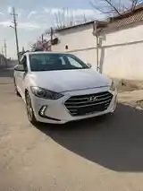 Hyundai Elantra, 2017-7