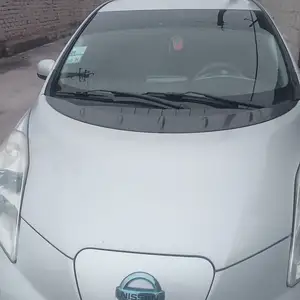 Nissan Leaf, 2012