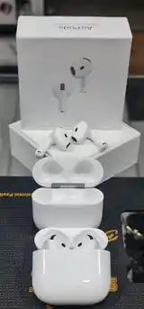 Беспроводные наушники Apple AirPods 4-4