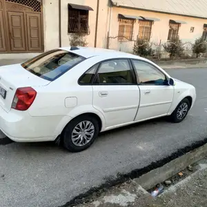 Daewoo Lacetti, 2004