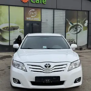 Toyota Camry, 2011