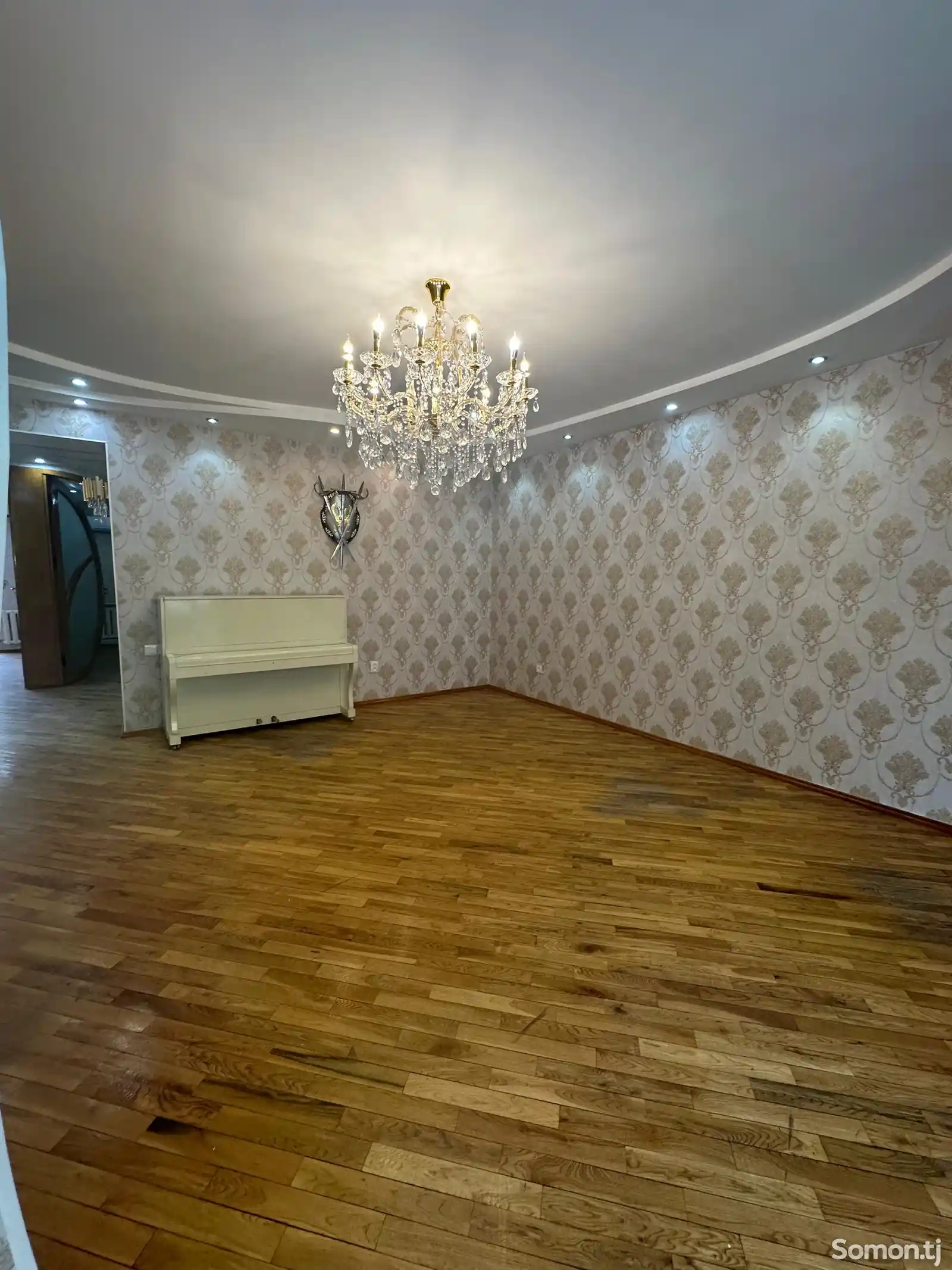 3-комн. квартира, 2 этаж, 100м², Исмоили Сомони-1