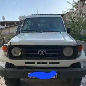 Toyota Land Cruiser, 2001