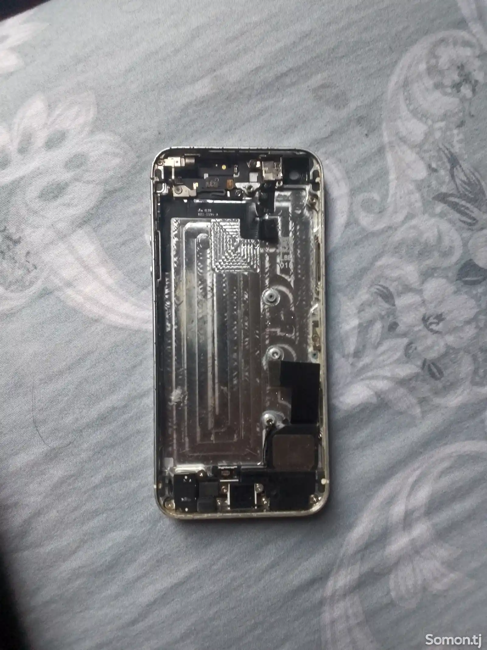 Корпус iPhone 5 с батарейкой-2
