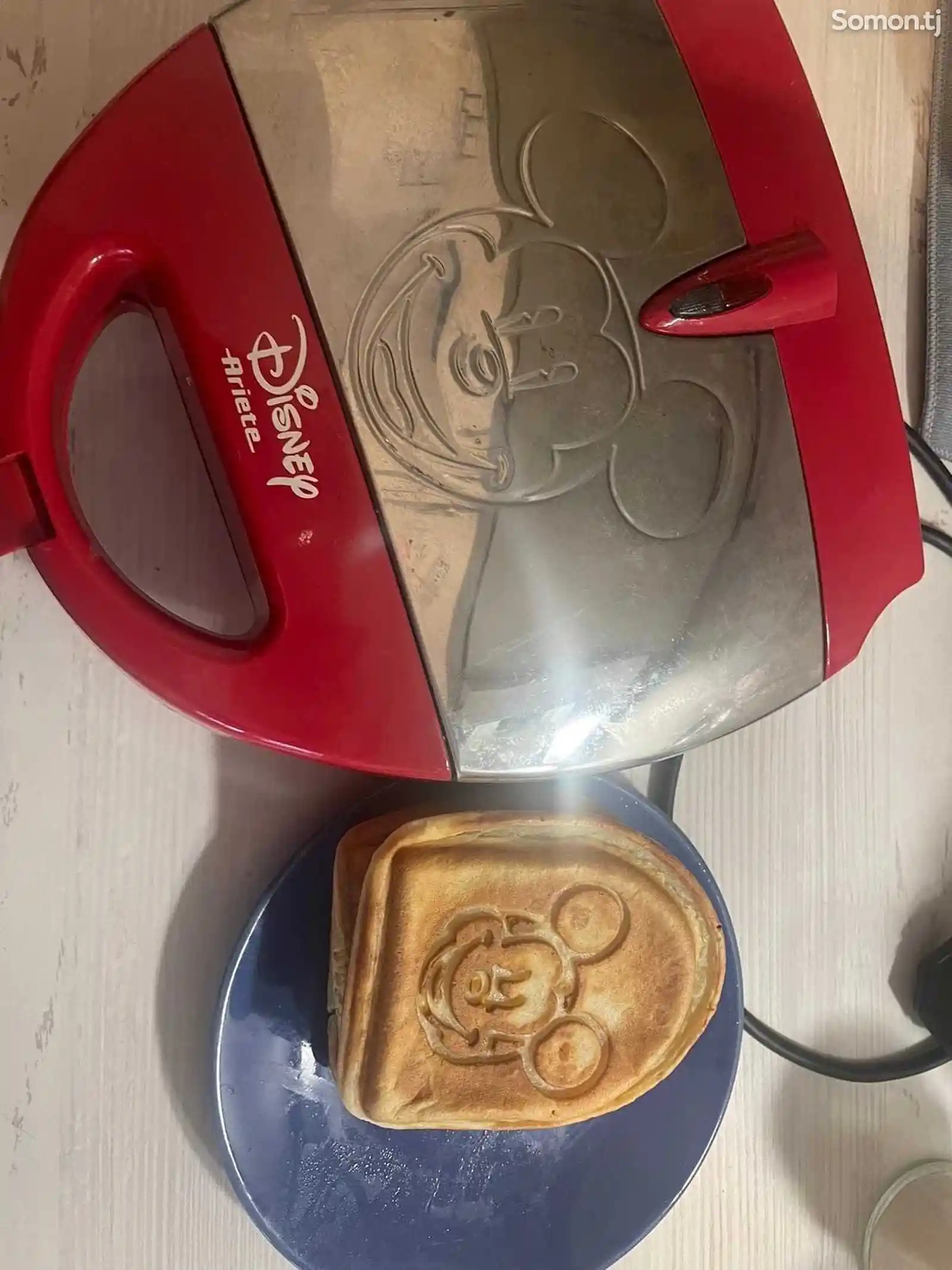 Вафельница электрическая Mickey Mouse-2
