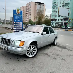 Mercedes-Benz W124, 1993