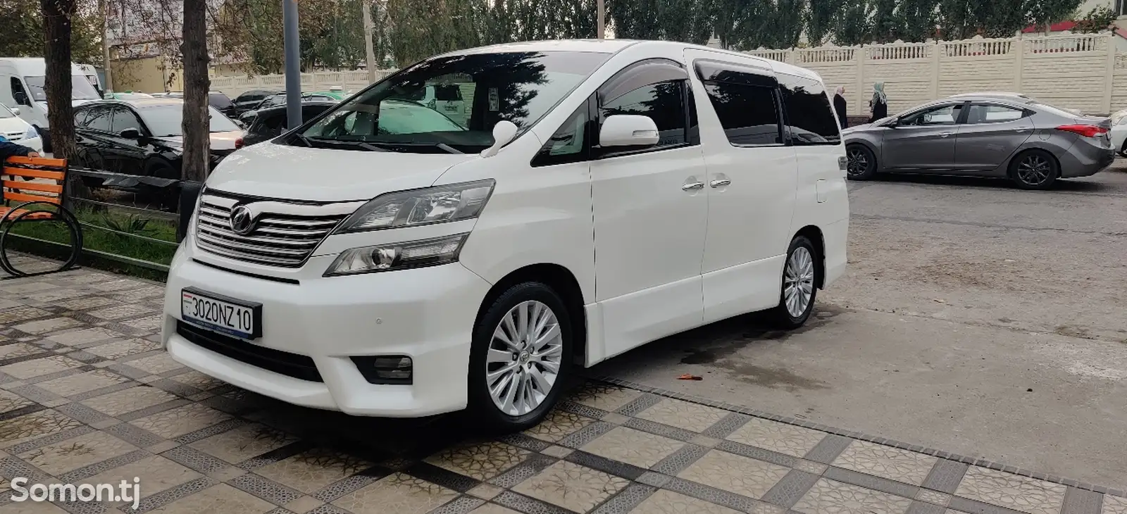 Toyota Vellfire, 2010-2