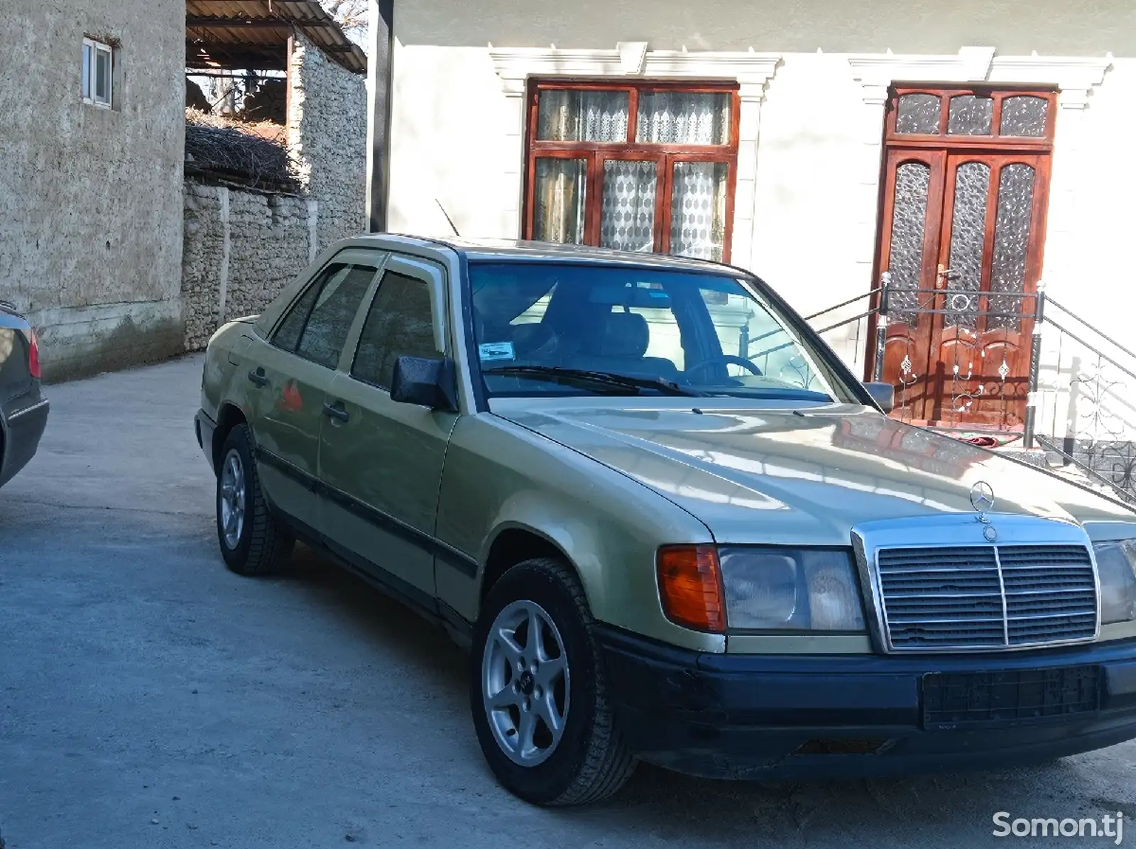 Mercedes-Benz W124, 1986-1