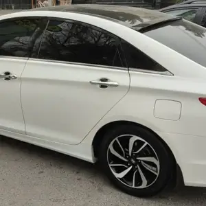 Hyundai Sonata, 2012