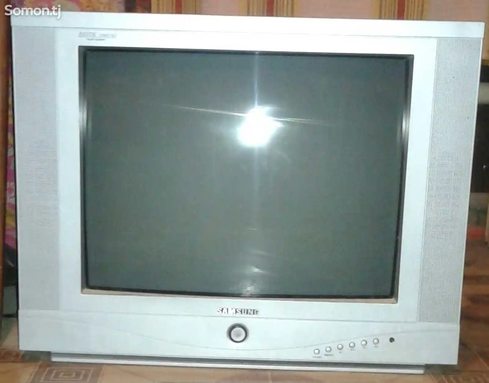 Телевизор Samsung и TCL-2