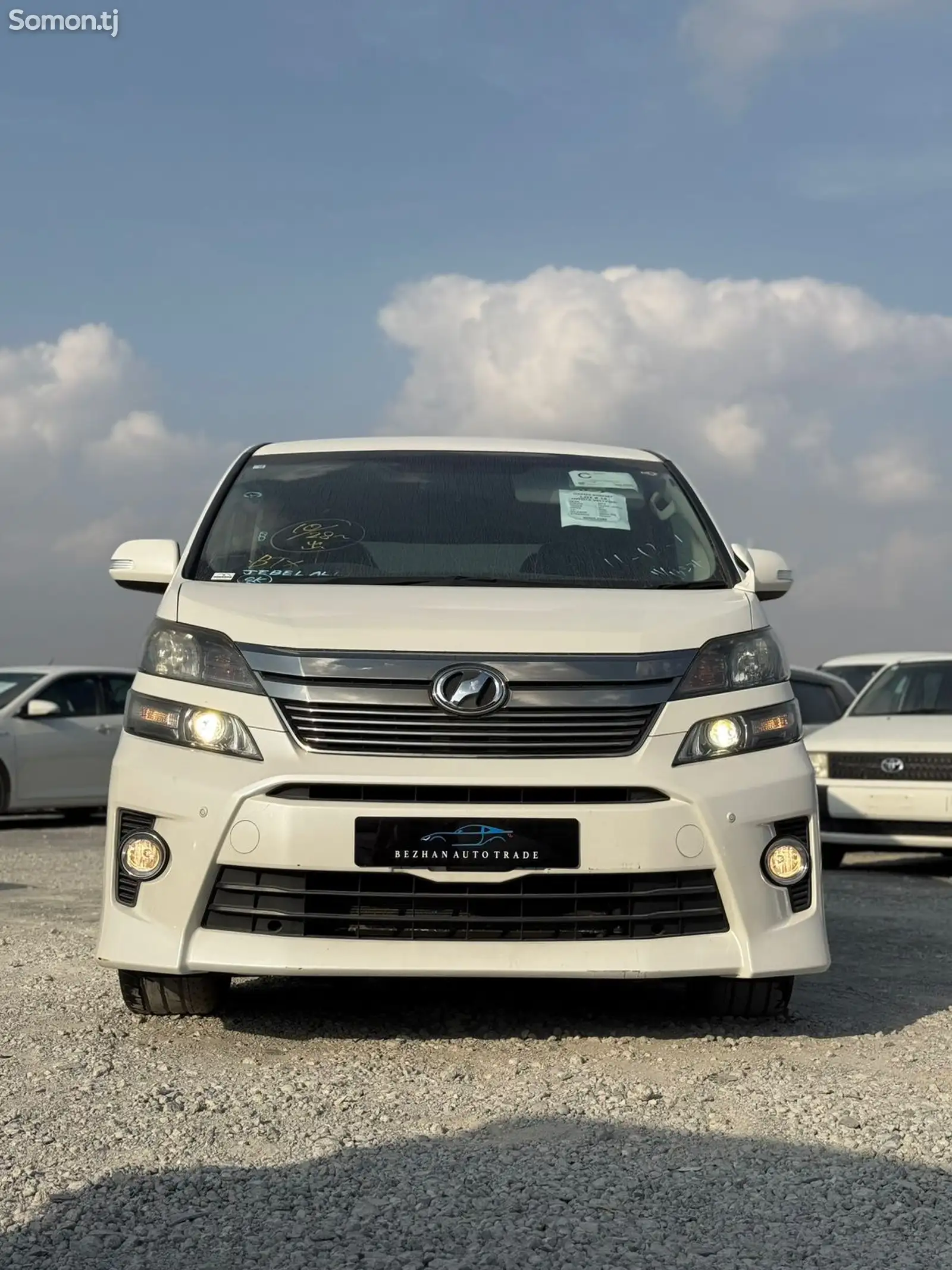 Toyota Vellfire, 2014-1