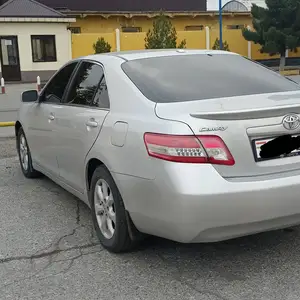 Toyota Camry, 2011