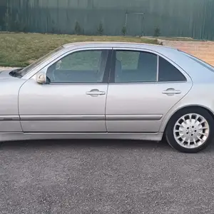 Mercedes-Benz E class, 2000