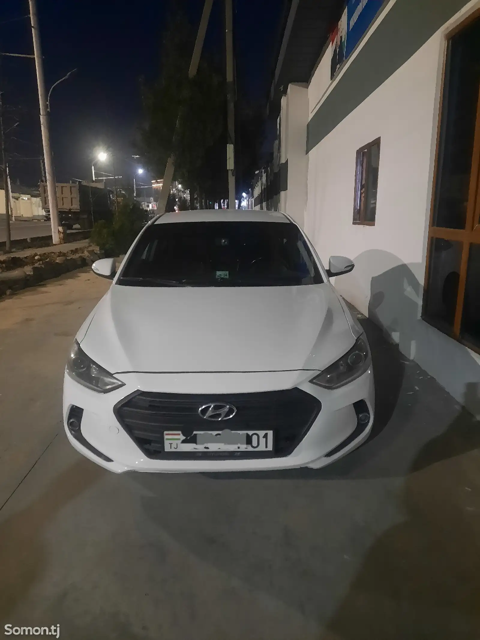 Hyundai Elantra, 2017-1