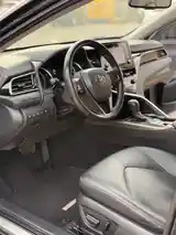 Toyota Camry, 2018-9